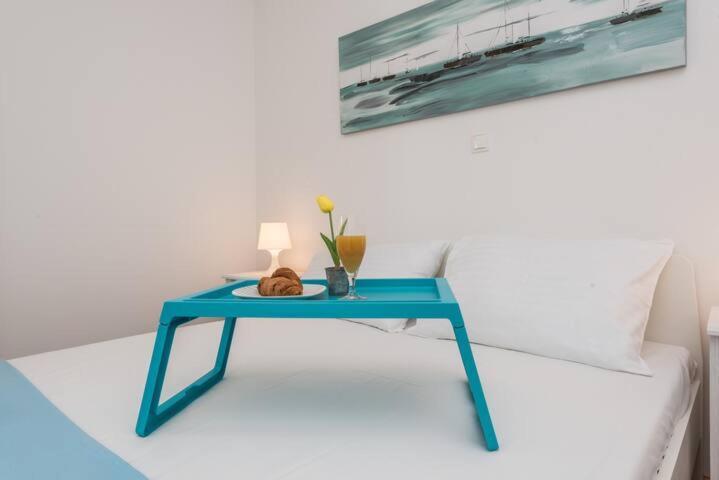Blue Sky, Modern Sea View Apartment โนวาลยา ภายนอก รูปภาพ
