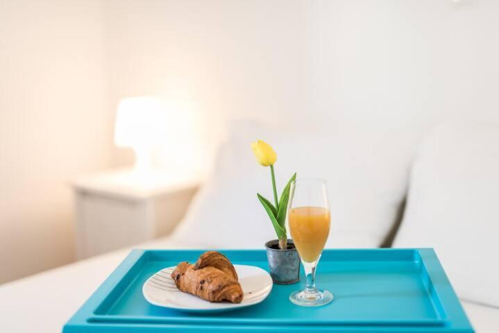 Blue Sky, Modern Sea View Apartment โนวาลยา ภายนอก รูปภาพ