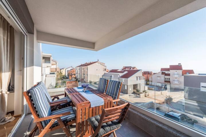 Blue Sky, Modern Sea View Apartment โนวาลยา ภายนอก รูปภาพ