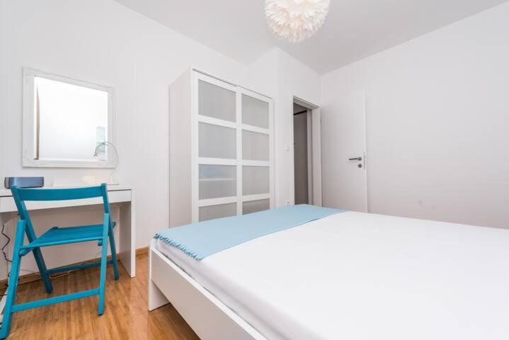 Blue Sky, Modern Sea View Apartment โนวาลยา ภายนอก รูปภาพ